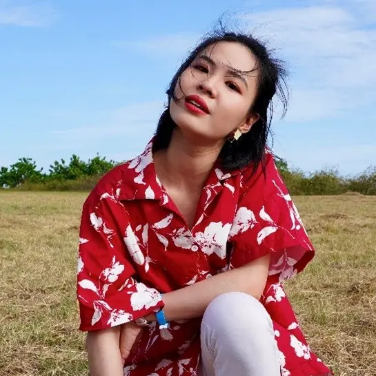 楊依雲（九九）Yiyun